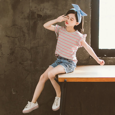 Ежедневен детски комплект за момичета -раирана блуза и къси дънки