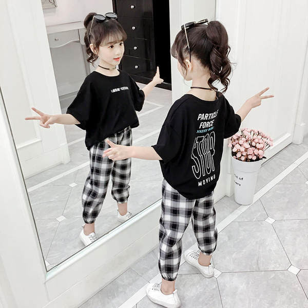 Пролетно-летен сет от тениска и карирани панталони