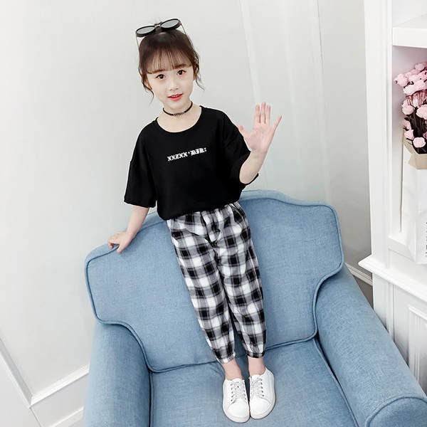 Пролетно-летен сет от тениска и карирани панталони