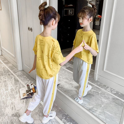 Детски комплект от две части тениска и долнище с ластик на крачолите