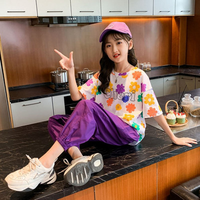 Детски комплект от две части тениска и долнище с ластик на крачолите