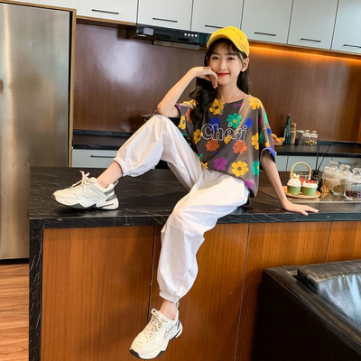 Детски комплект от две части тениска и долнище с ластик на крачолите