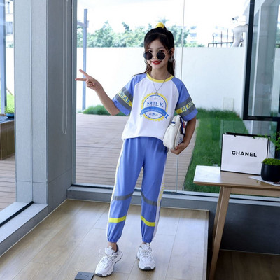 Детски комплект от две части тениска и долнище с ластик на крачолите