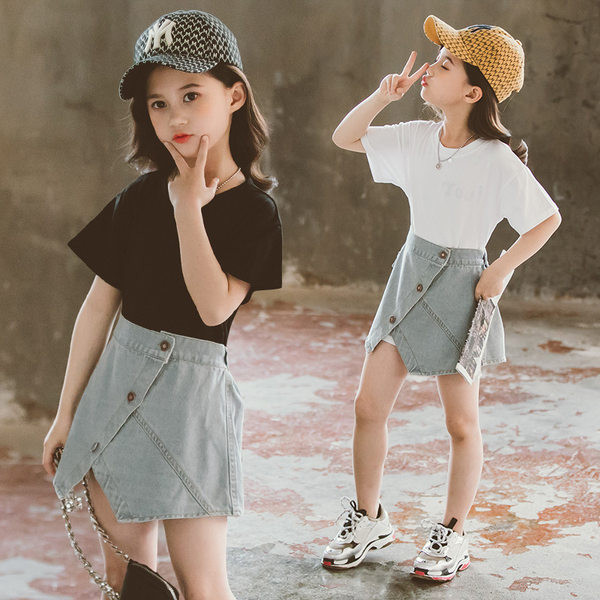 Детски комплект от две части пола и тениска с къс ръкав