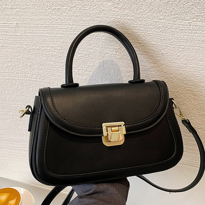 Кожена чанта с метално закопчаване и дълга дръжка за жени