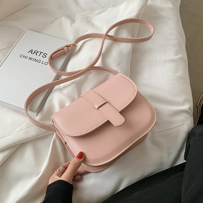 Нов модел малка дамска чанта от еко кожа с дръжка за рамо