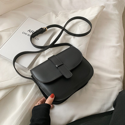 Нов модел малка дамска чанта от еко кожа с дръжка за рамо