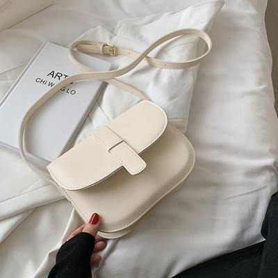 Нов модел малка дамска чанта от еко кожа с дръжка за рамо