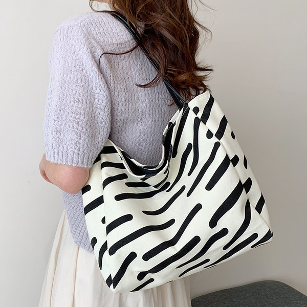 Ежедневна дамска чанта тип пазарска