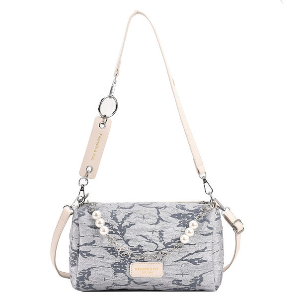 Дамска чанта с перли и закопчаване с цип