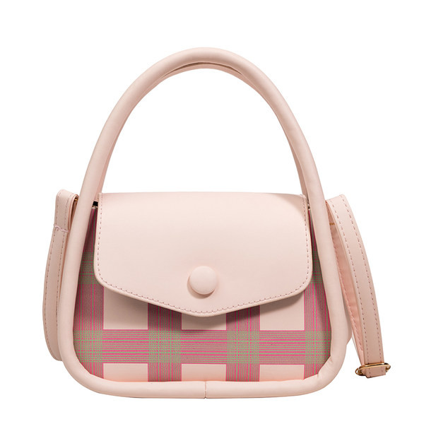 Актуална кожена чанта със закопчалка