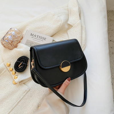 Нов модел дамска чанта с метална закопчалка