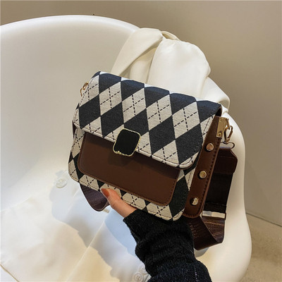 Модерна малка дамска чанта с дръжка за рамо -три цвята