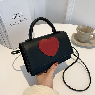 Модерна чанта от еко кожа със сърце