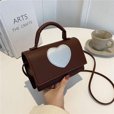 Модерна чанта от еко кожа със сърце