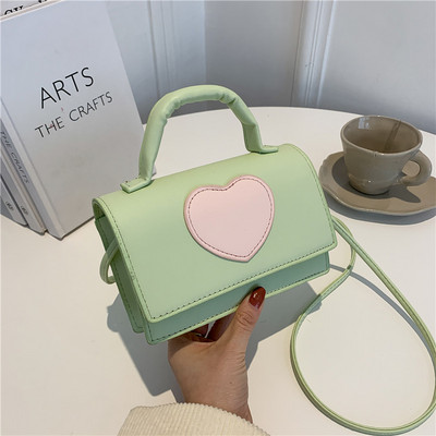 Модерна чанта от еко кожа със сърце