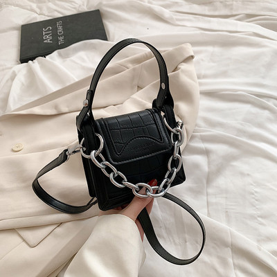 Стилна кожена чанта с две дръжки