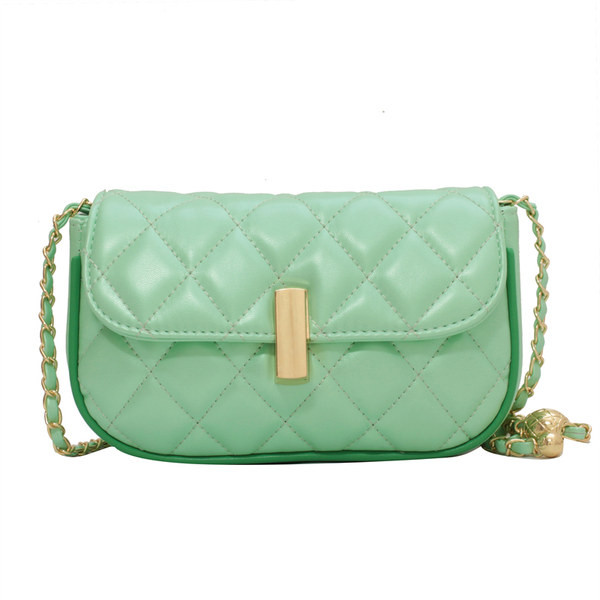 Модерна дамска чанта с капитониран ефект - два размера