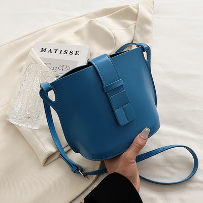 Нов модел малка дамска чанта от еко кожа