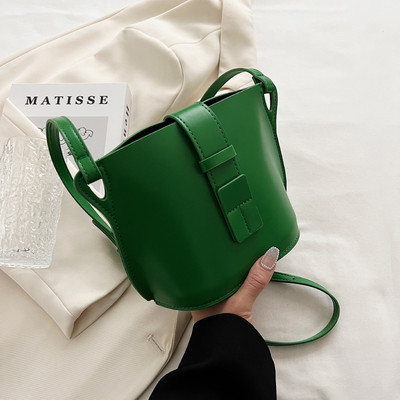 Нов модел малка дамска чанта от еко кожа