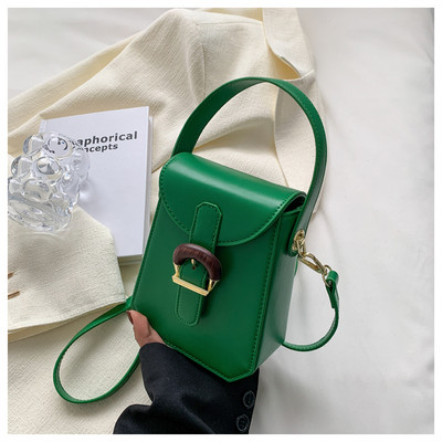 Малка ежедневна чанта с две дръжки 