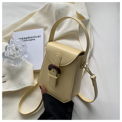 Малка ежедневна чанта с две дръжки 