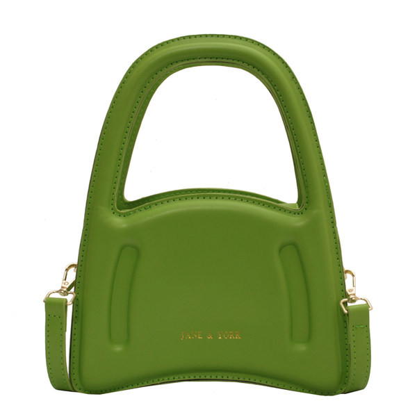 Модерна кожена чанта с цип 