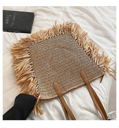 Текстилна дамска чанта с ресни