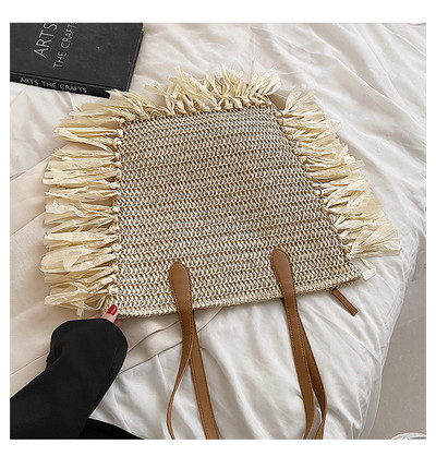 Текстилна дамска чанта с ресни