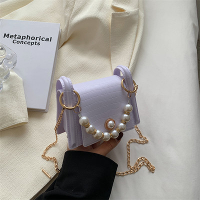 Дамска кожена чанта с перли в различни цветове