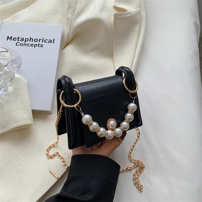 Дамска кожена чанта с перли в различни цветове