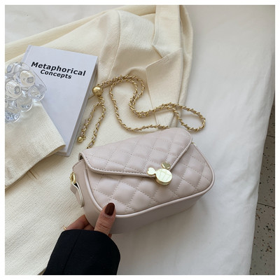 Нов модел малка дамска чанта с капитониран ефект