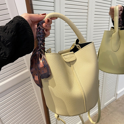 Дамска мини чанта от еко кожа с надпис