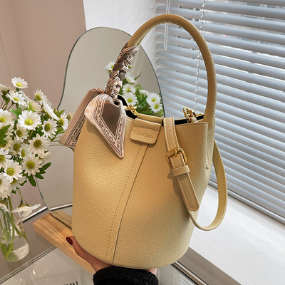 Дамска чанта от еко кожа подходяща за ежедневието