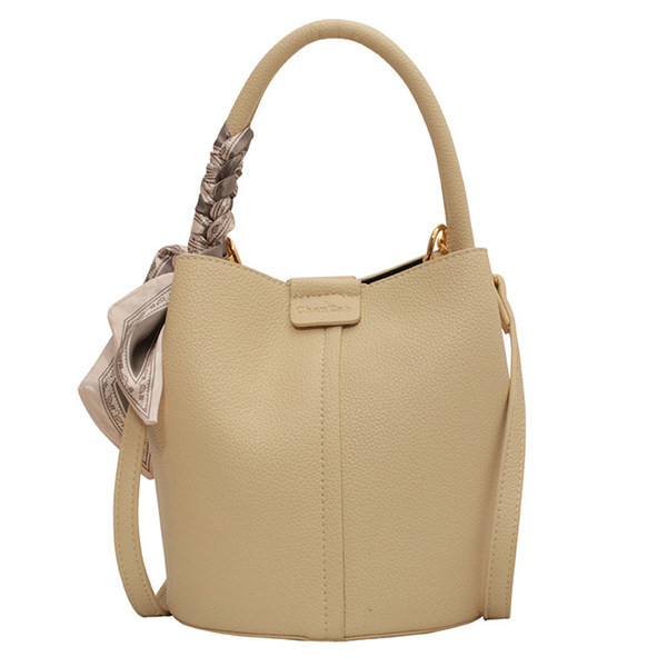 Дамска чанта от еко кожа подходяща за ежедневието