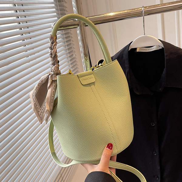 Дамска чанта от еко кожа подходяща за ежедневието