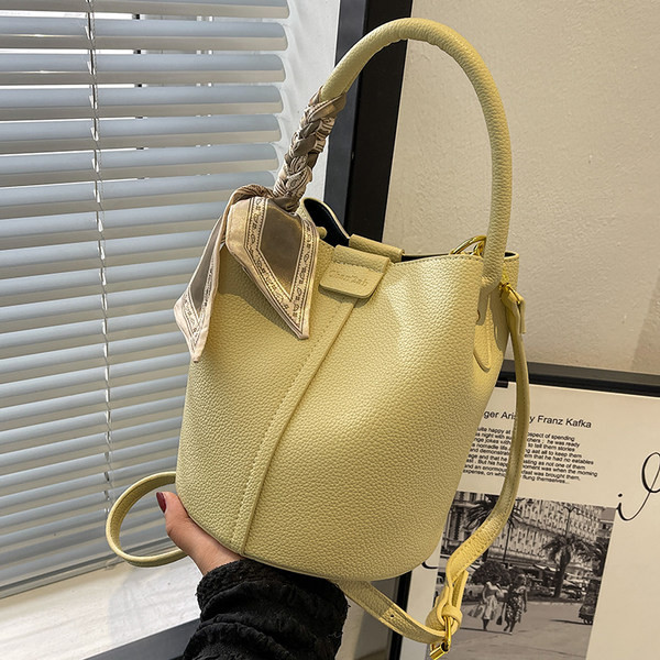 Дамска чанта от еко кожа подходяща за ежедневието