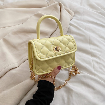 Дамска мини квадратна чанта с метална верига 