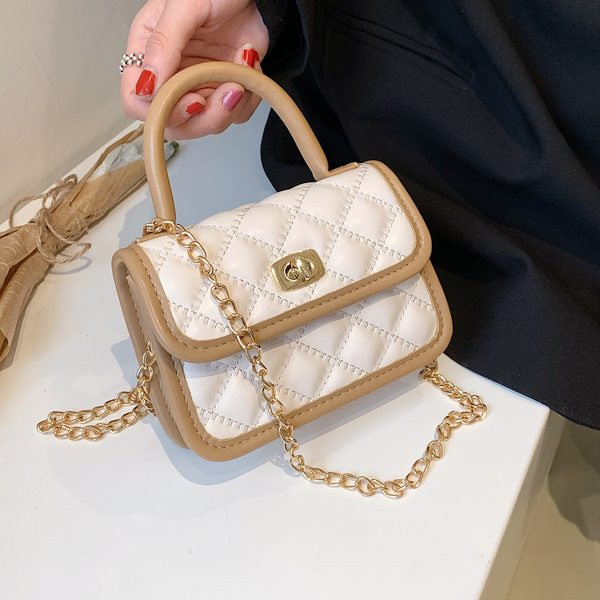 Дамска мини квадратна чанта с метална верига 