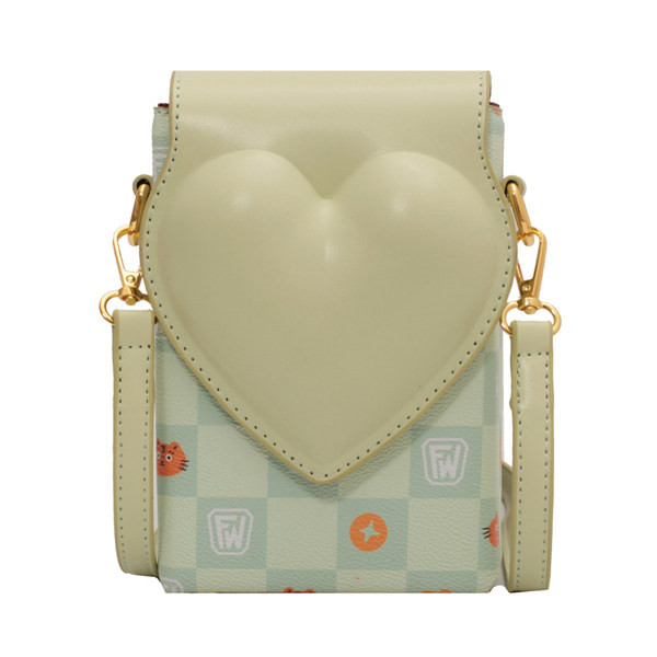 Дамска квадратна чанта с декорация сърце