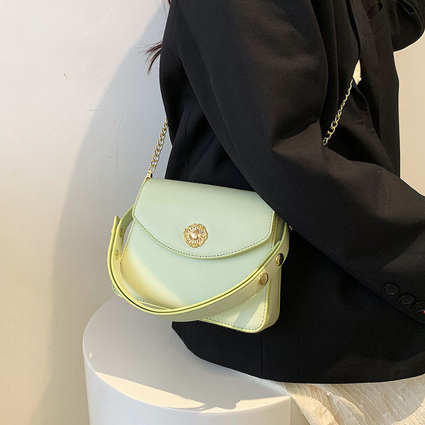 Модерна чанта от еко кожа със закопчалка