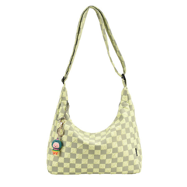 Текстилна дамска чанта с висулка в три цвята