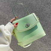 Нов модел чанта със закопчалка