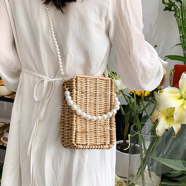 Правоъгълна ратанова чанта с перли