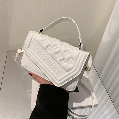 Чанта от изкуствена кожа с две дръжки 