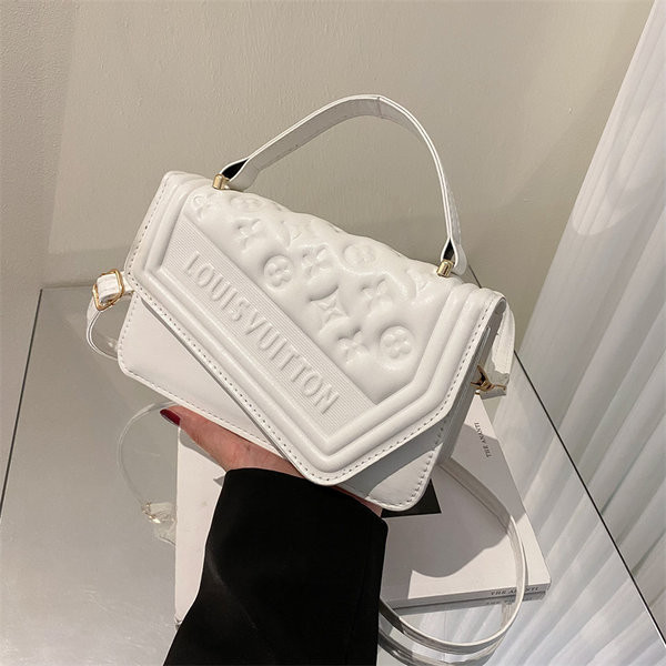 Чанта от изкуствена кожа с две дръжки 