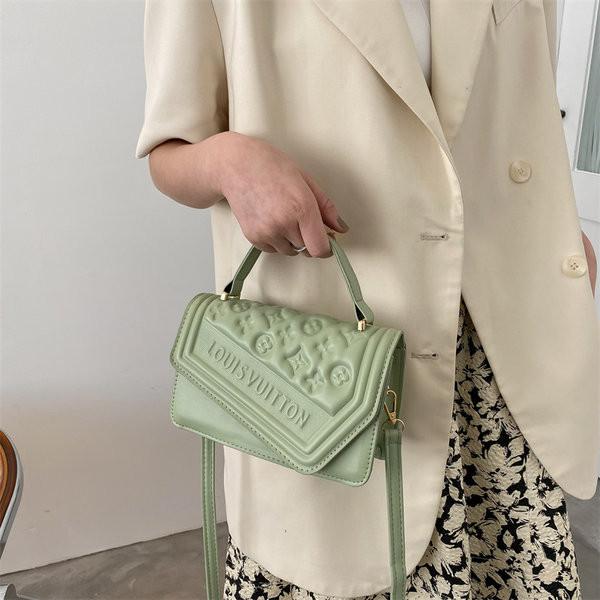 Чанта от изкуствена кожа с две дръжки 