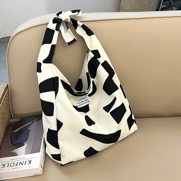 Цветна дамска чанта за рамо