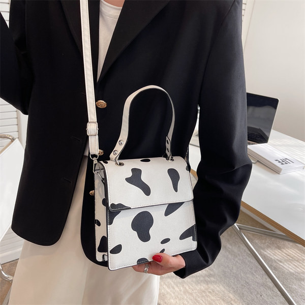 Дамска чанта с къса и дълга дръжка в два цвята