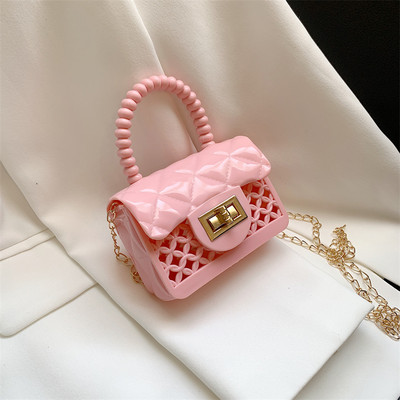 Актуална чанта със закопчалка 